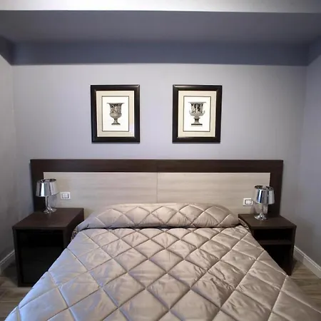 Rooms67 Pensión 3*